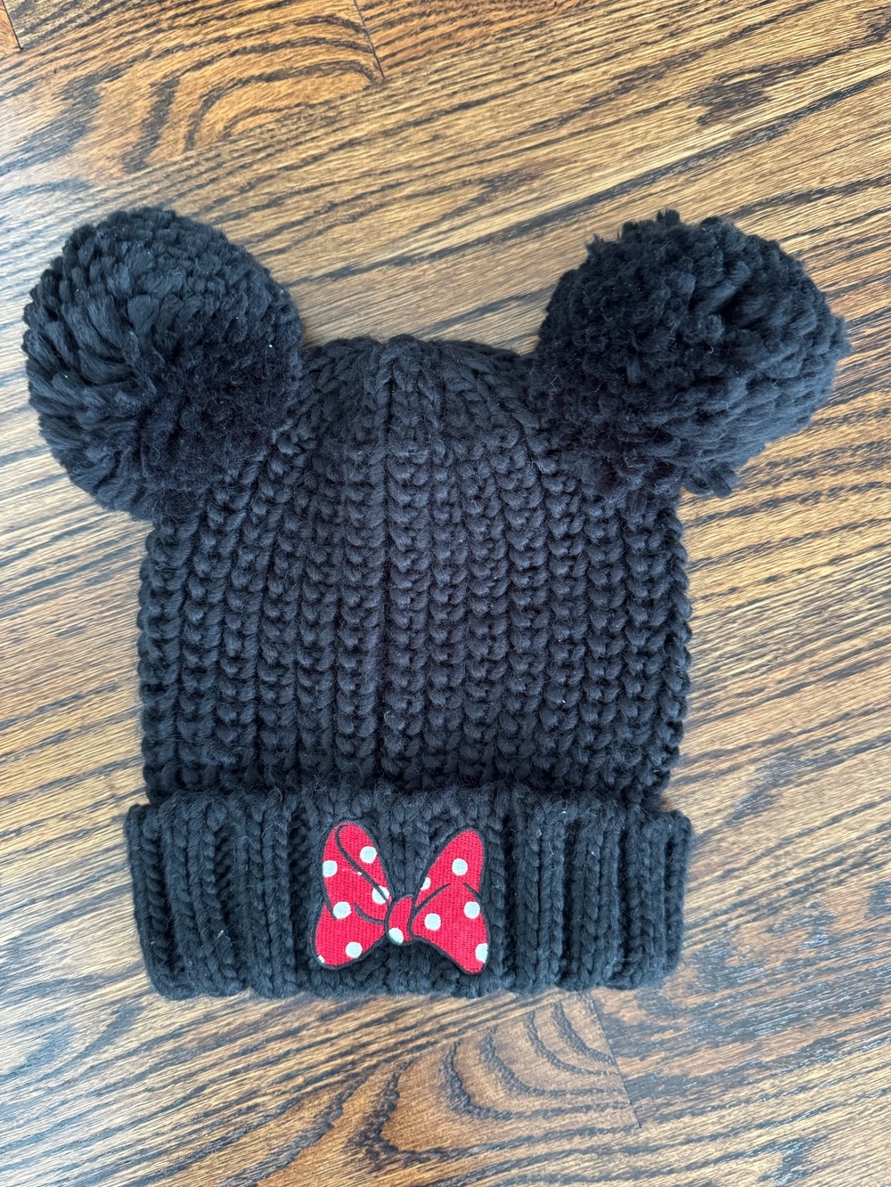 Disney Minnie black and red knit winter hat with Pom Pom ears and bow